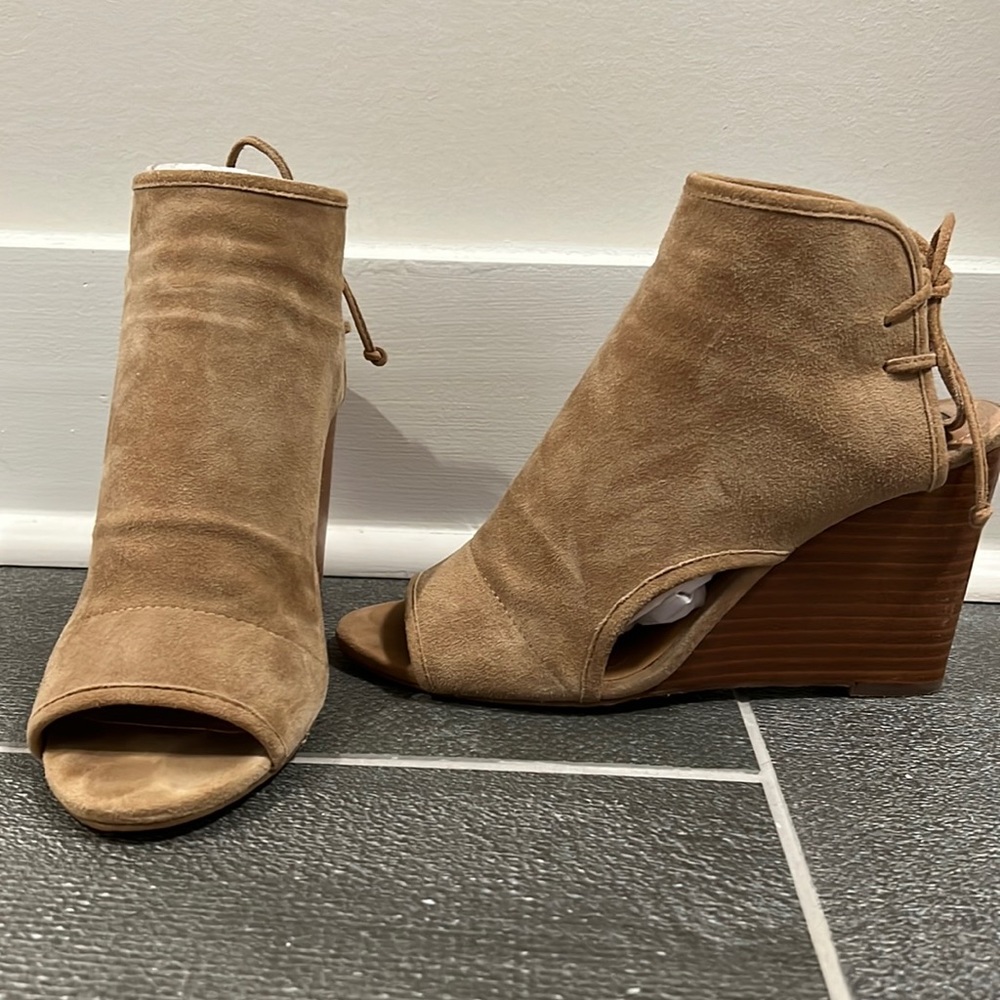 *Like New* Tahari Suede Booties, Size 8